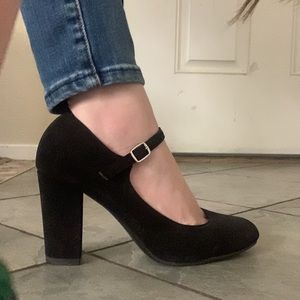 Black Mary Jane Pumps